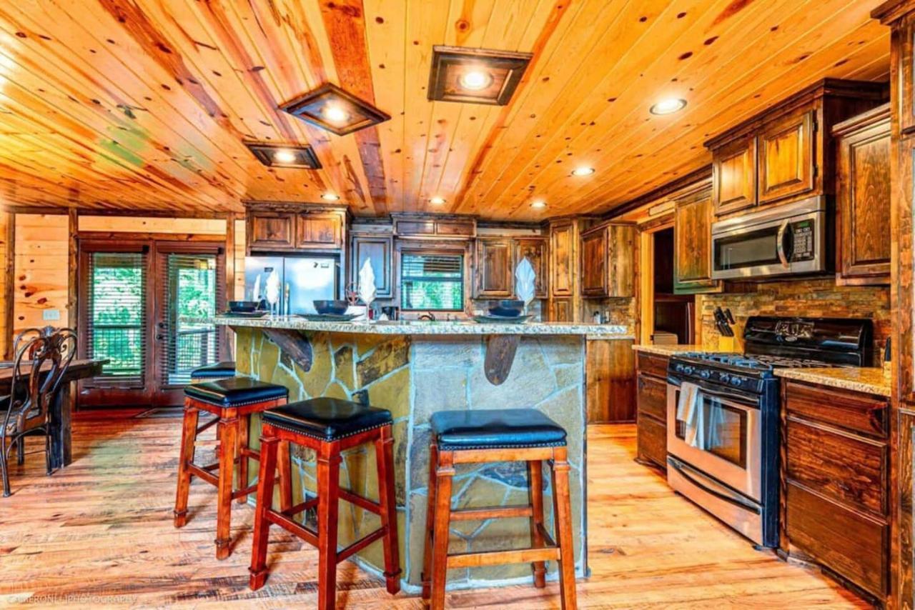 Iron Horse Lodge Sleeps 18, Games, Fire Pit, Hot Tub, Ev, More 브로큰보우 외부 사진
