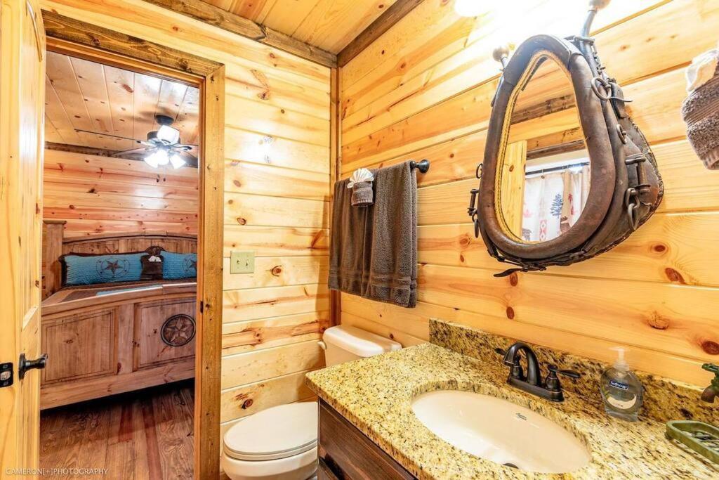 Iron Horse Lodge Sleeps 18, Games, Fire Pit, Hot Tub, Ev, More 브로큰보우 외부 사진