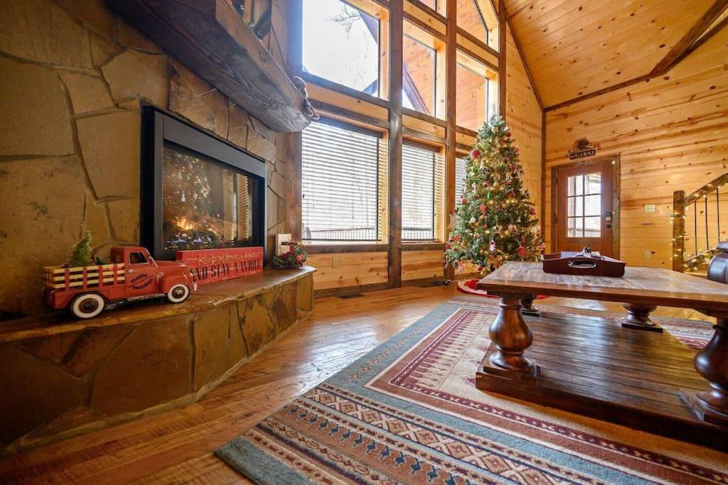 Iron Horse Lodge Sleeps 18, Games, Fire Pit, Hot Tub, Ev, More 브로큰보우 외부 사진