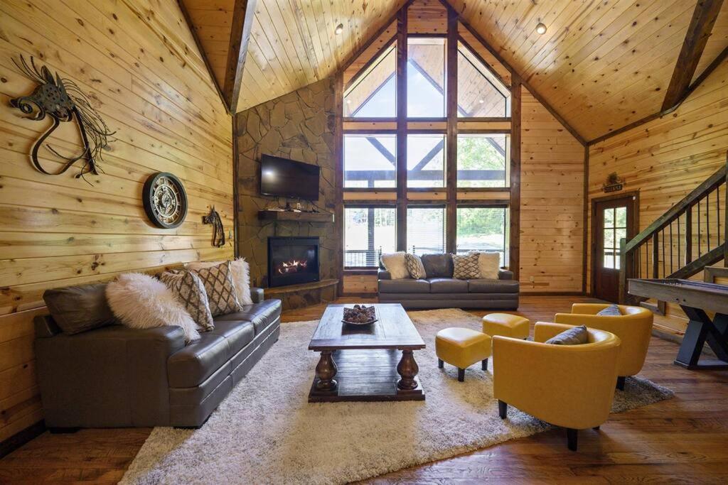 Iron Horse Lodge Sleeps 18, Games, Fire Pit, Hot Tub, Ev, More 브로큰보우 외부 사진