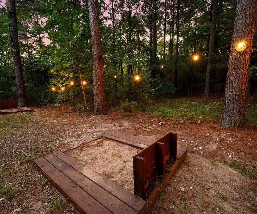 Iron Horse Lodge Sleeps 18, Games, Fire Pit, Hot Tub, Ev, More 브로큰보우 외부 사진