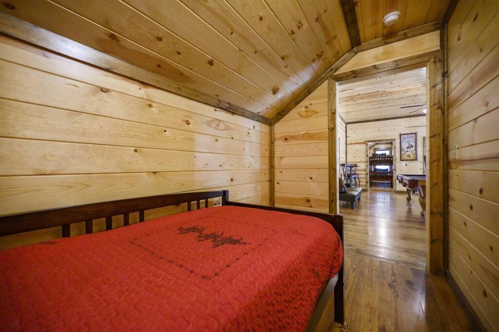 Iron Horse Lodge Sleeps 18, Games, Fire Pit, Hot Tub, Ev, More 브로큰보우 외부 사진